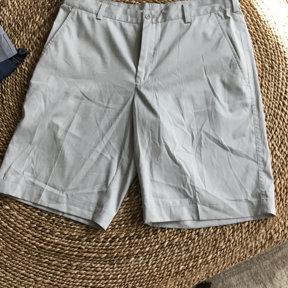 Nike Men's Light Tan Flat Front Shorts size 34